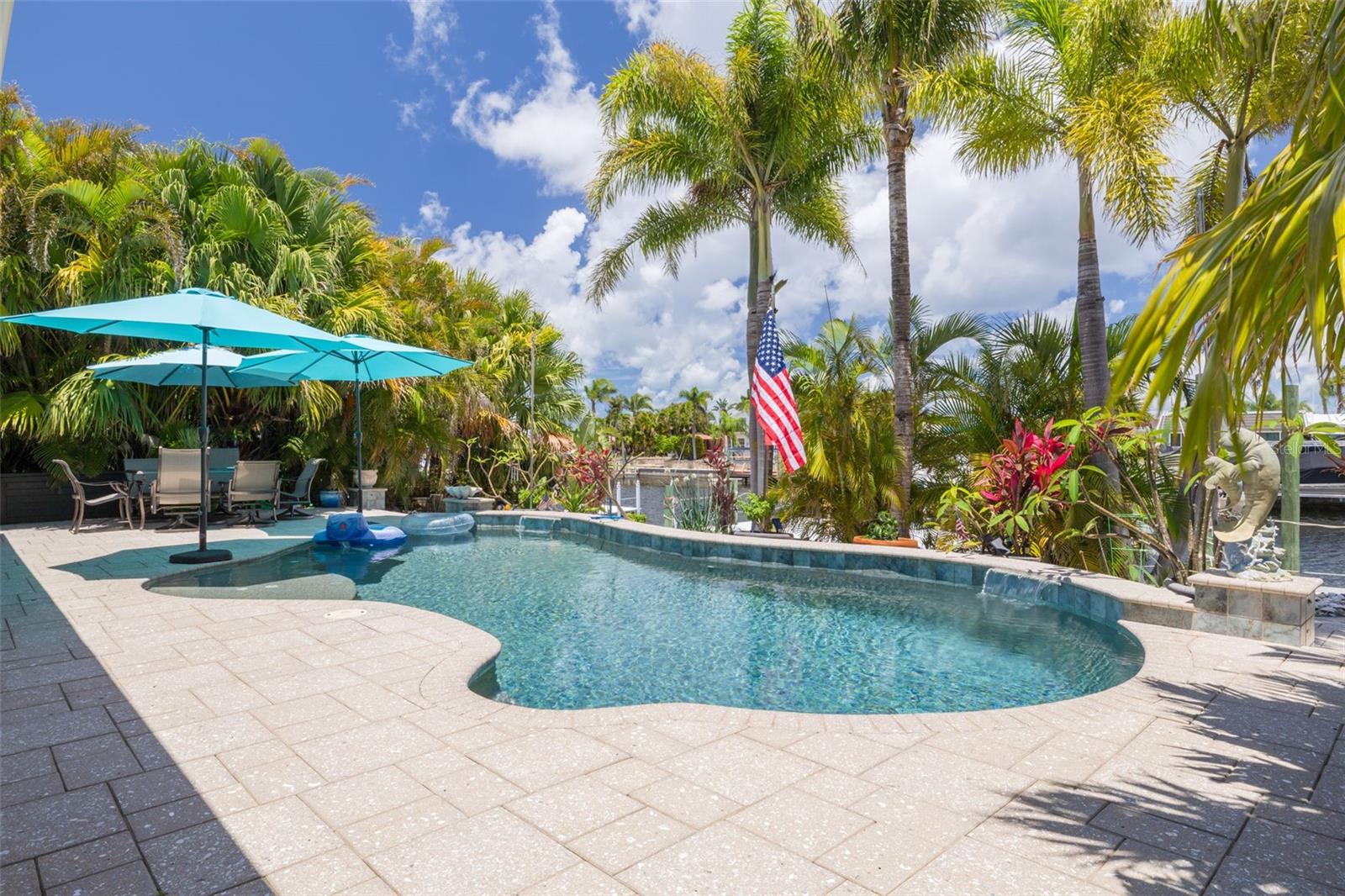 Listing photo id 38 for 4917 Marlin Drive