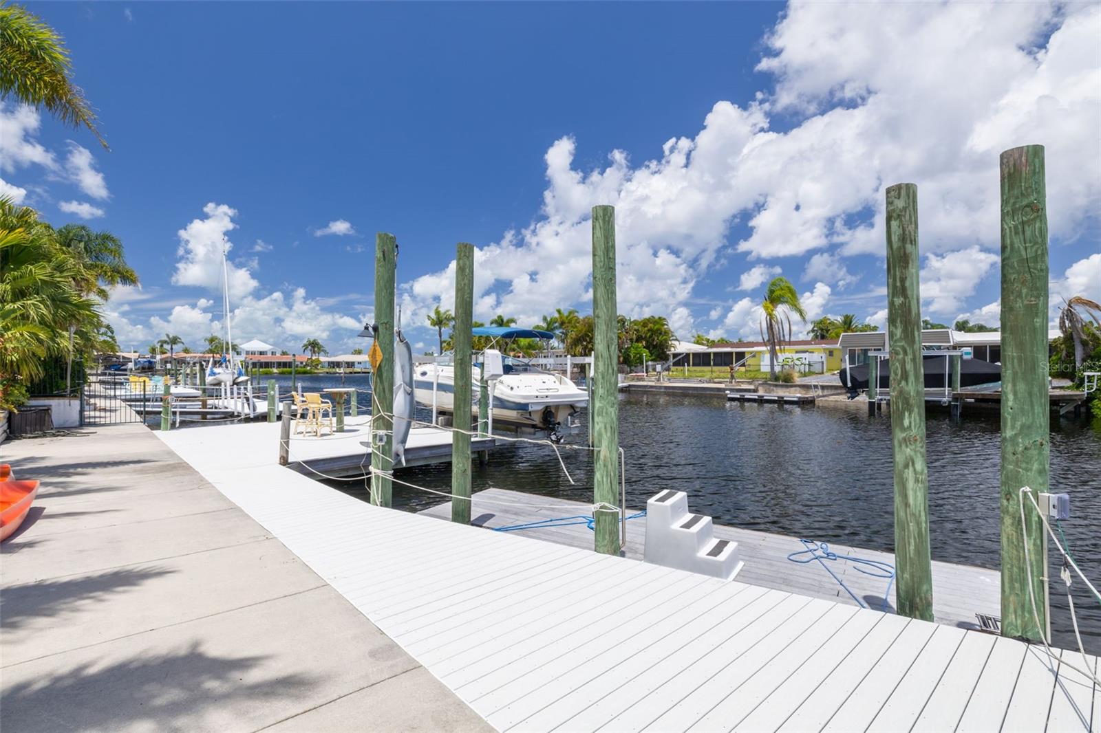 Listing photo id 44 for 4917 Marlin Drive