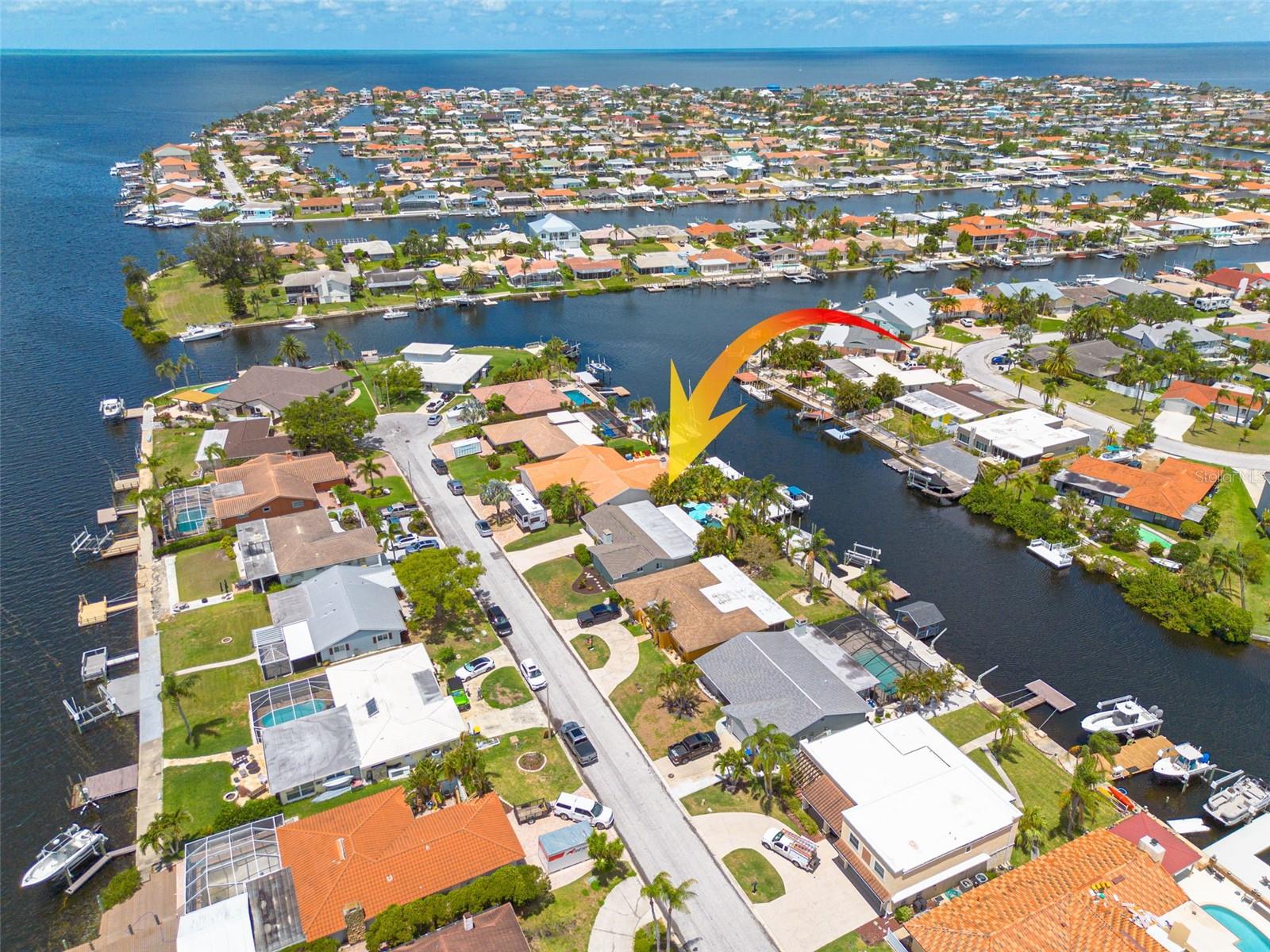 Listing photo id 3 for 4917 Marlin Drive