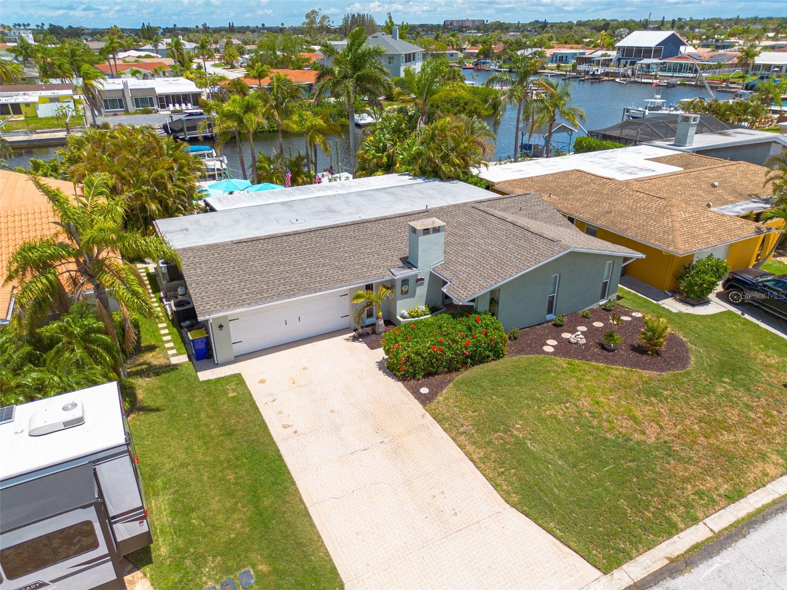 Listing photo id 6 for 4917 Marlin Drive