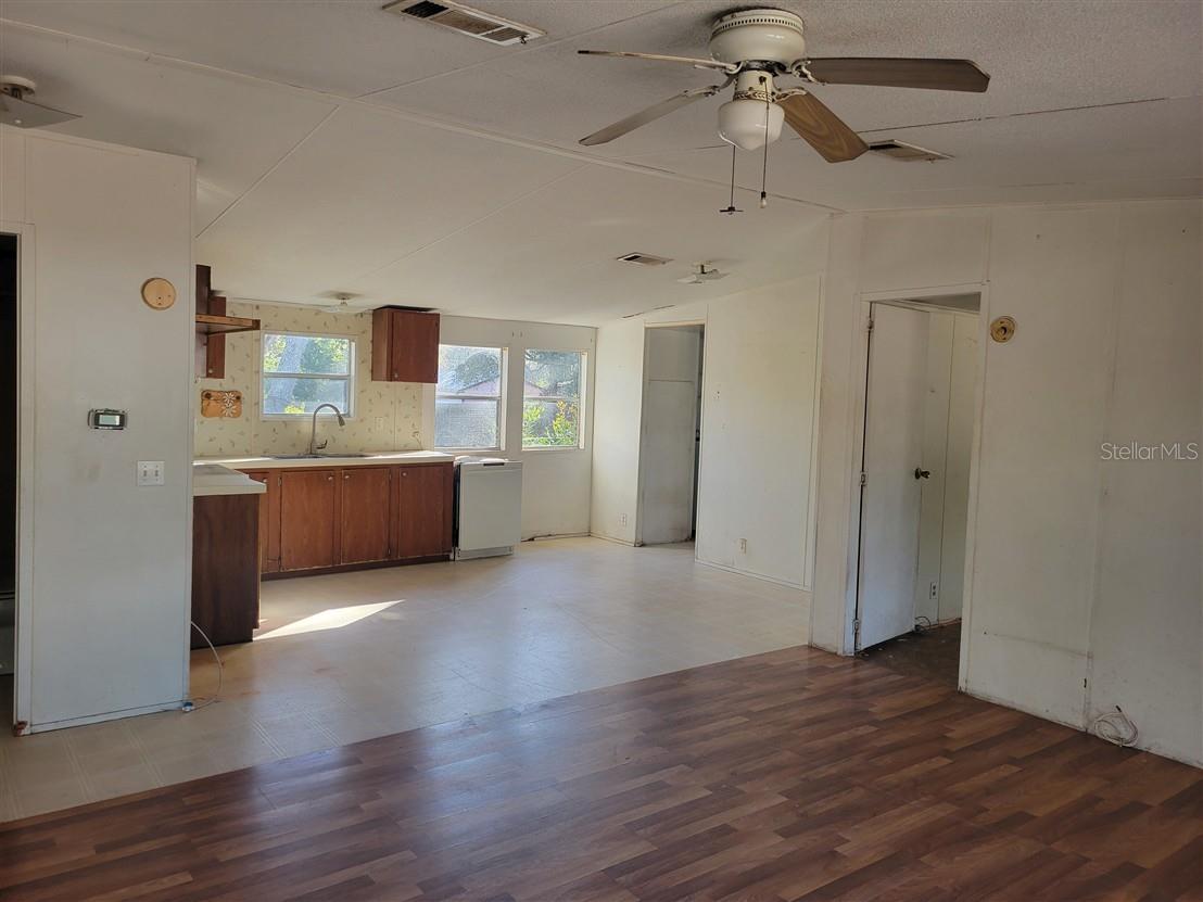 Image 5 of 8 For 5562 Murphy Ct
