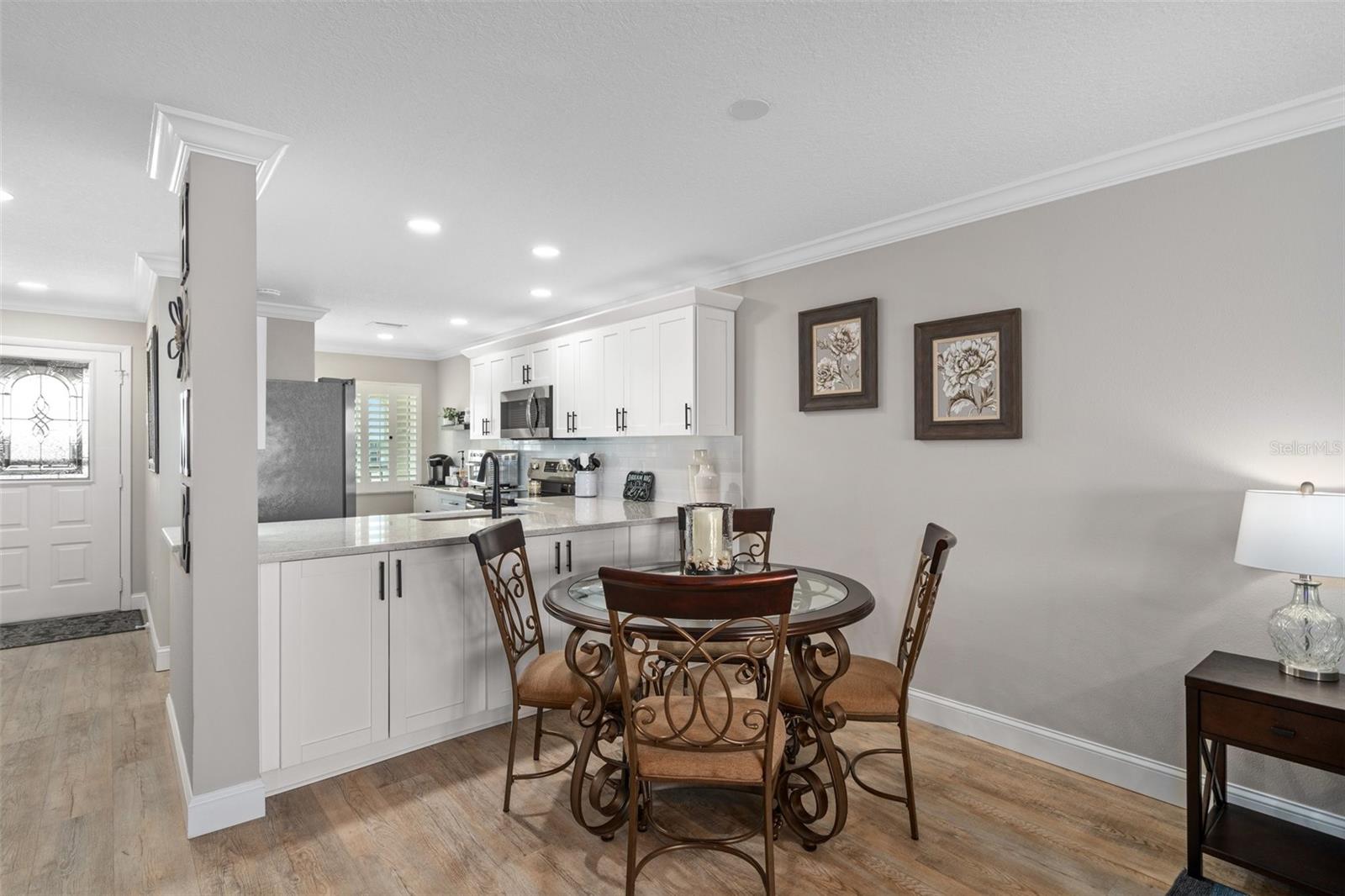 Image 26 of 56 For 8211 Brent Street 843