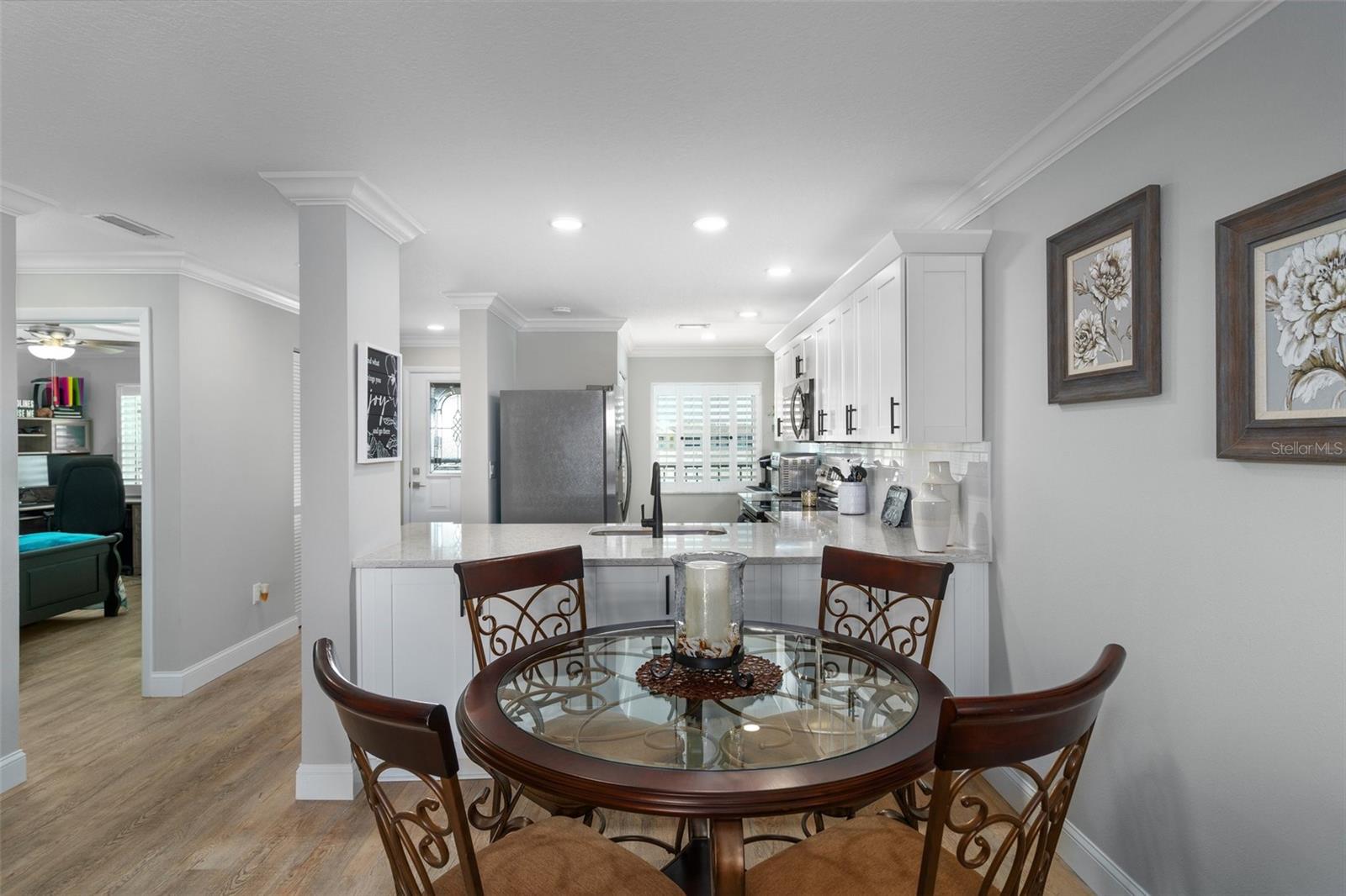 Image 27 of 56 For 8211 Brent Street 843