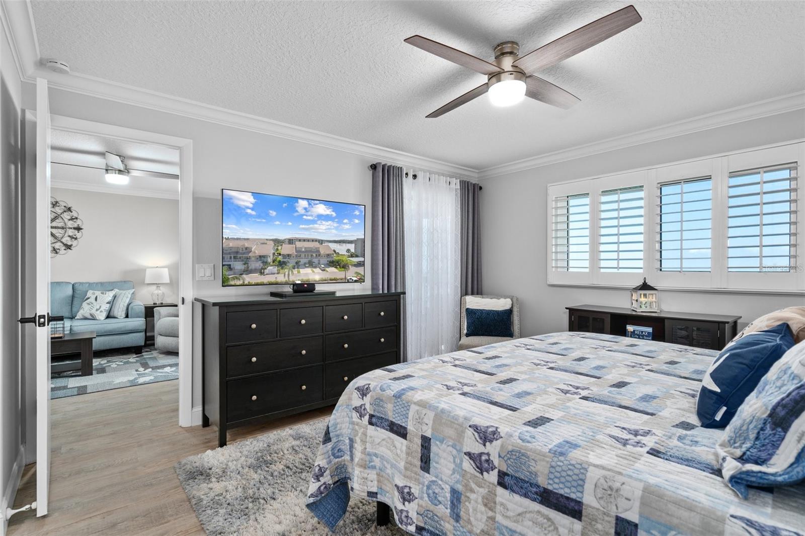 Image 43 of 56 For 8211 Brent Street 843