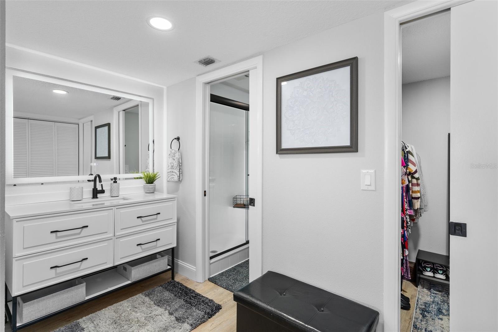 Image 45 of 56 For 8211 Brent Street 843