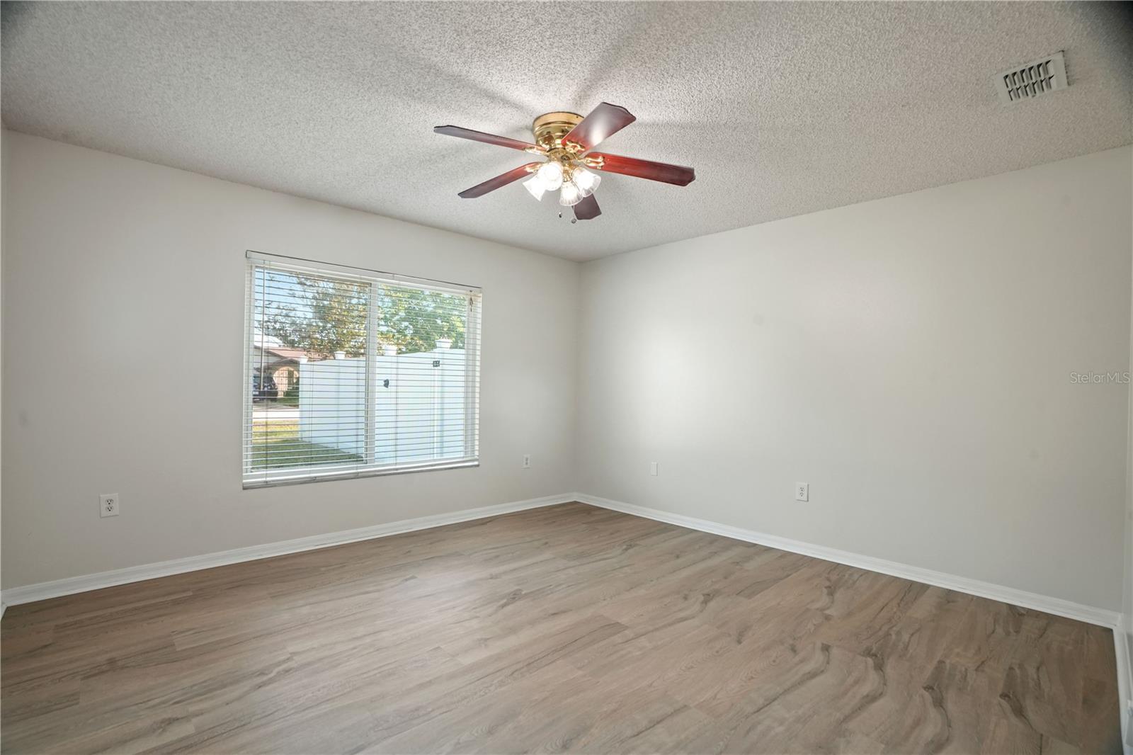 Image 11 of 33 For 8388 Maltby Road