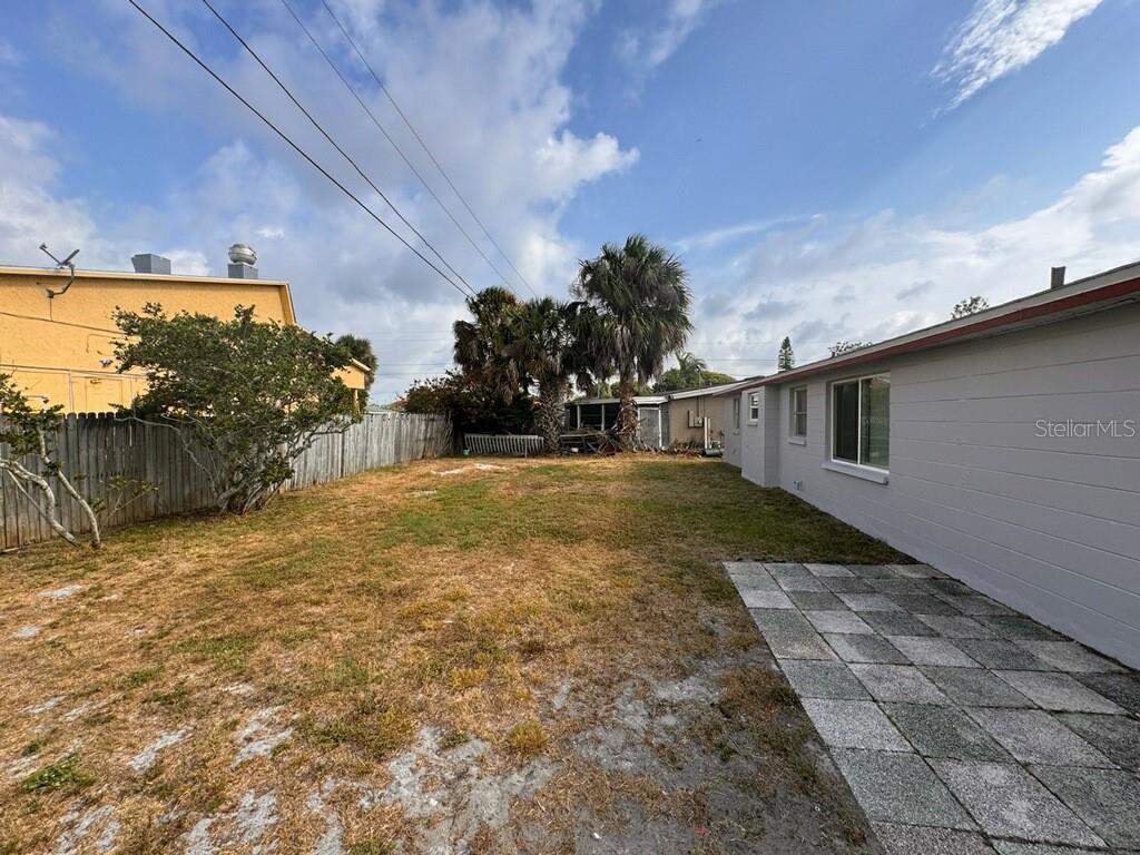 Image 18 of 19 For 10731 Premier Avenue