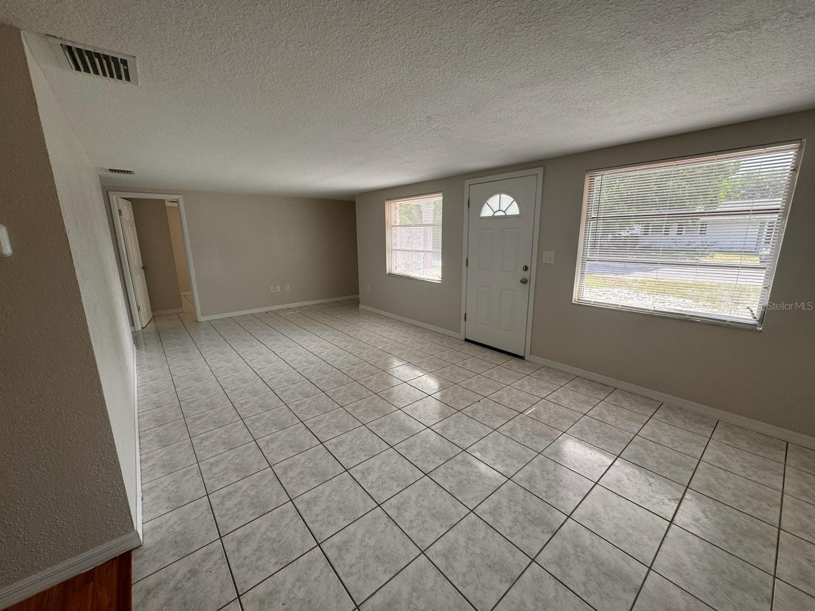 Image 4 of 19 For 10731 Premier Avenue