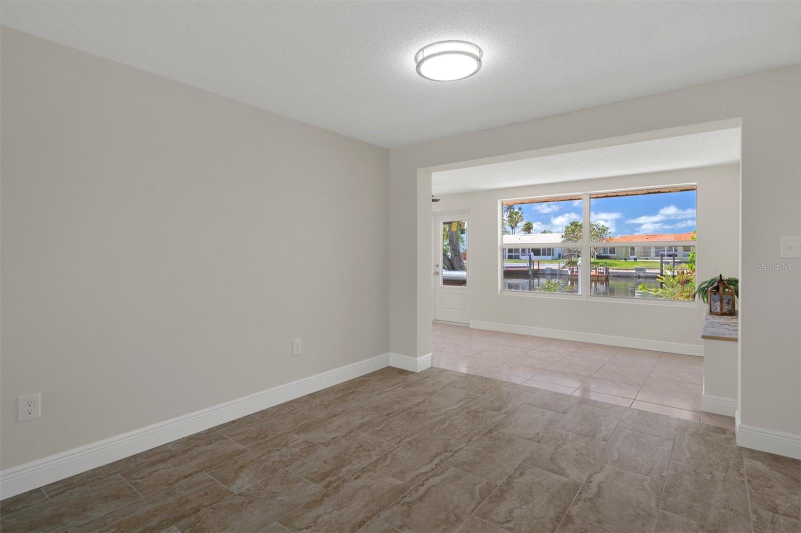 Listing photo id 8 for 4937 Dory Drive