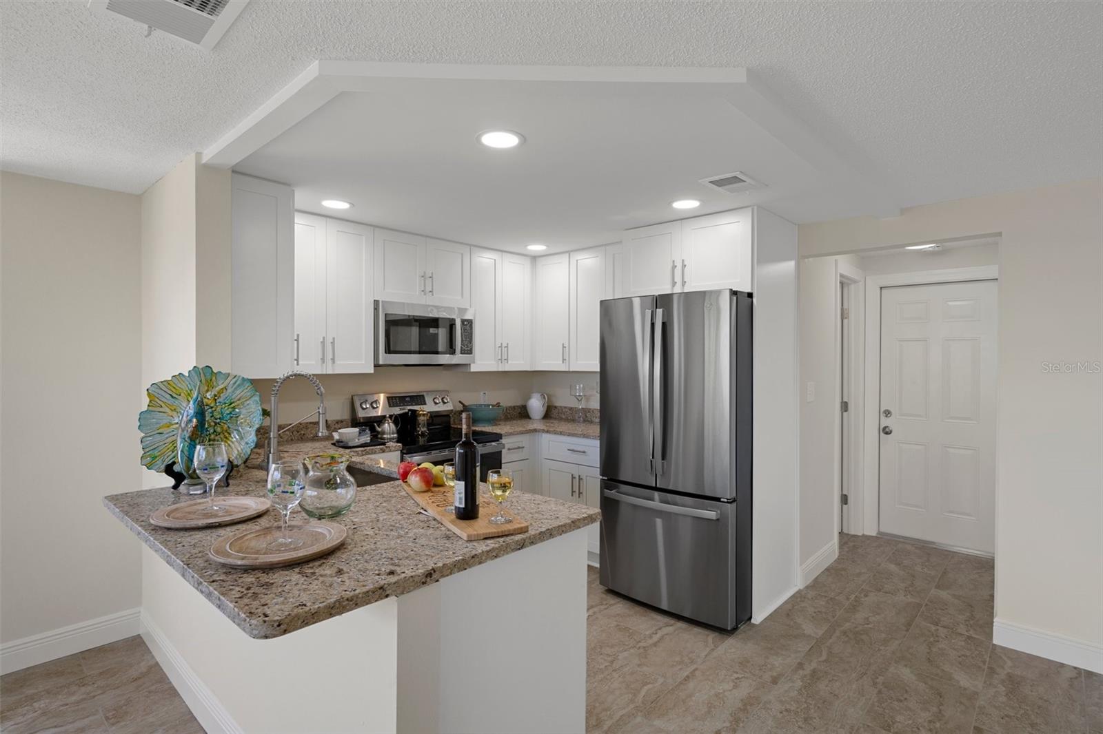 Listing photo id 12 for 4937 Dory Drive