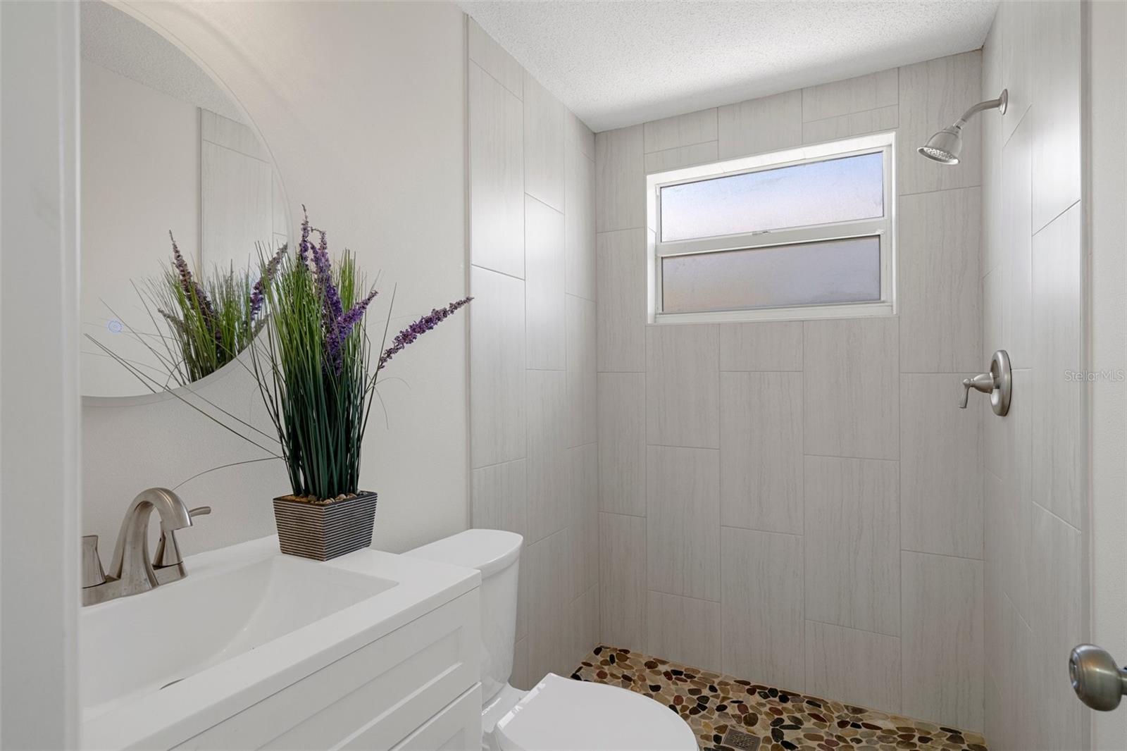 Listing photo id 13 for 4937 Dory Drive