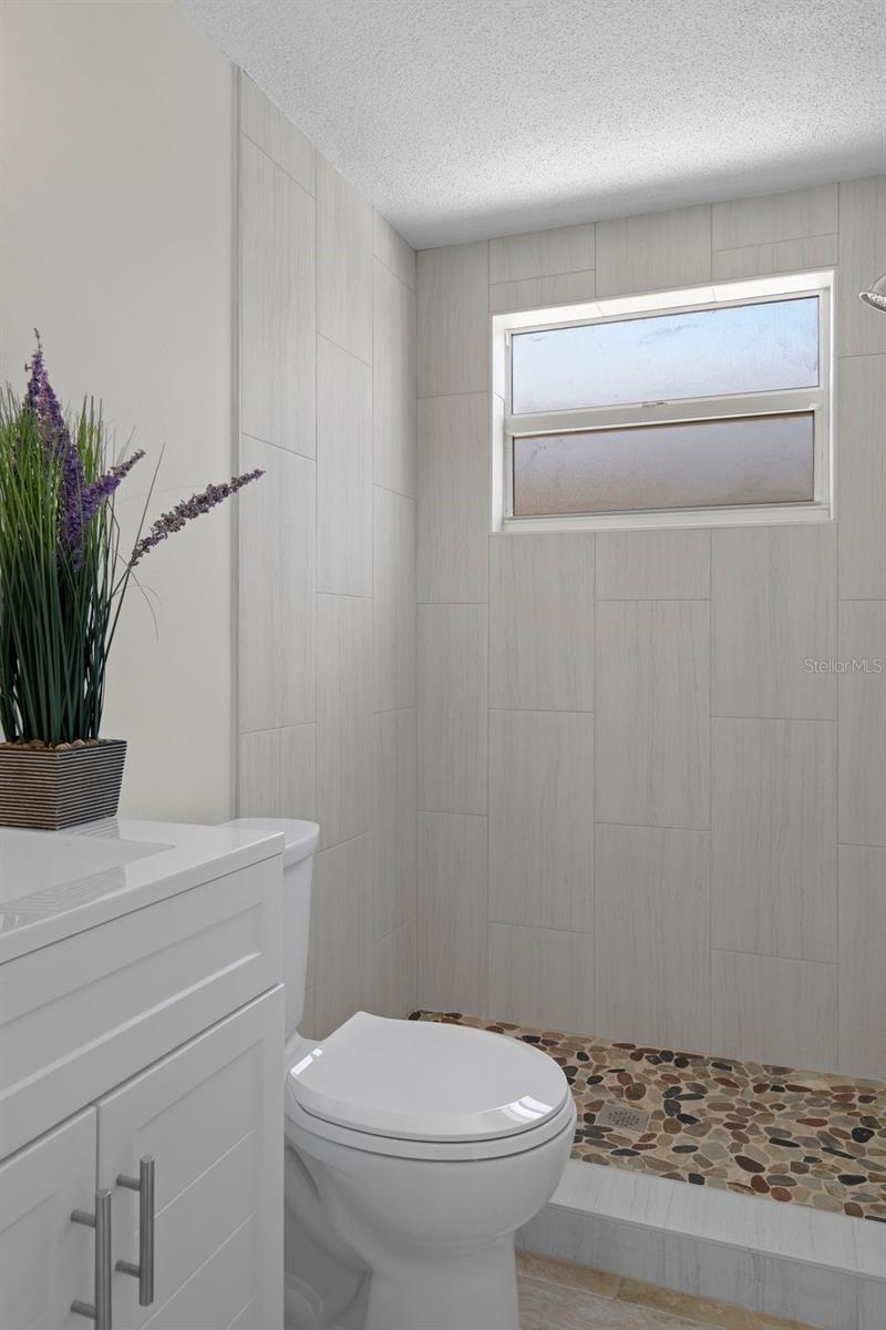 Listing photo id 14 for 4937 Dory Drive
