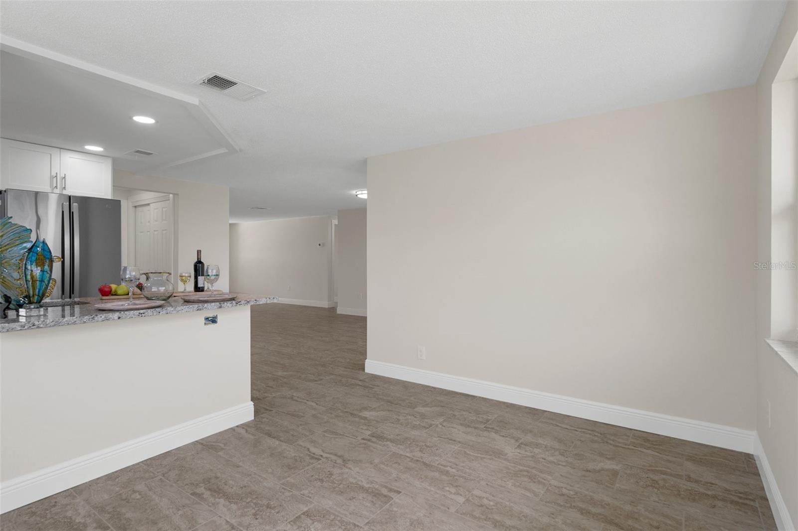 Listing photo id 19 for 4937 Dory Drive