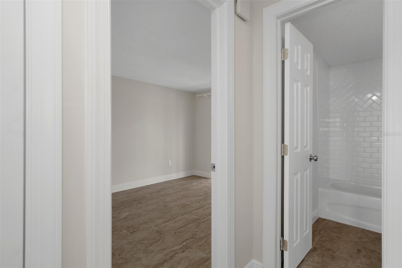 Listing photo id 20 for 4937 Dory Drive