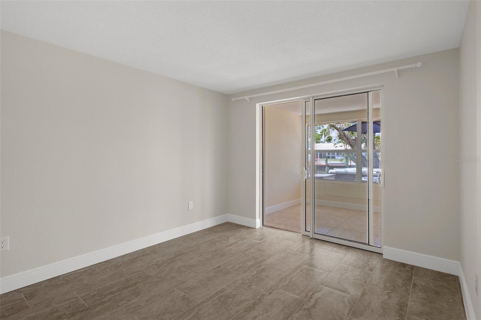 Listing photo id 21 for 4937 Dory Drive