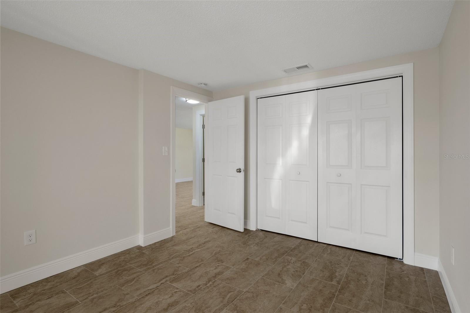 Listing photo id 22 for 4937 Dory Drive