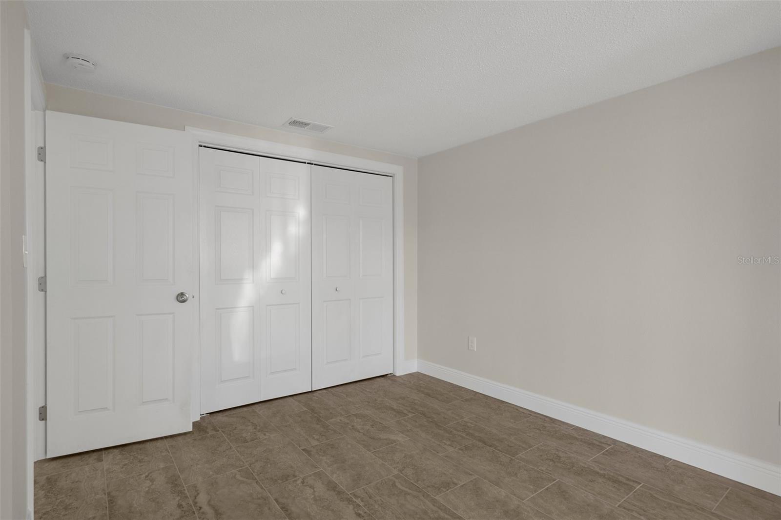 Listing photo id 24 for 4937 Dory Drive