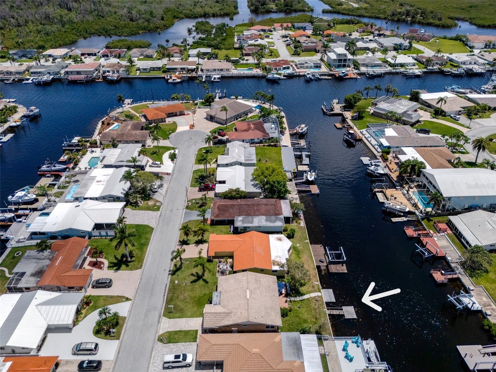 Listing photo id 1 for 4937 Dory Drive