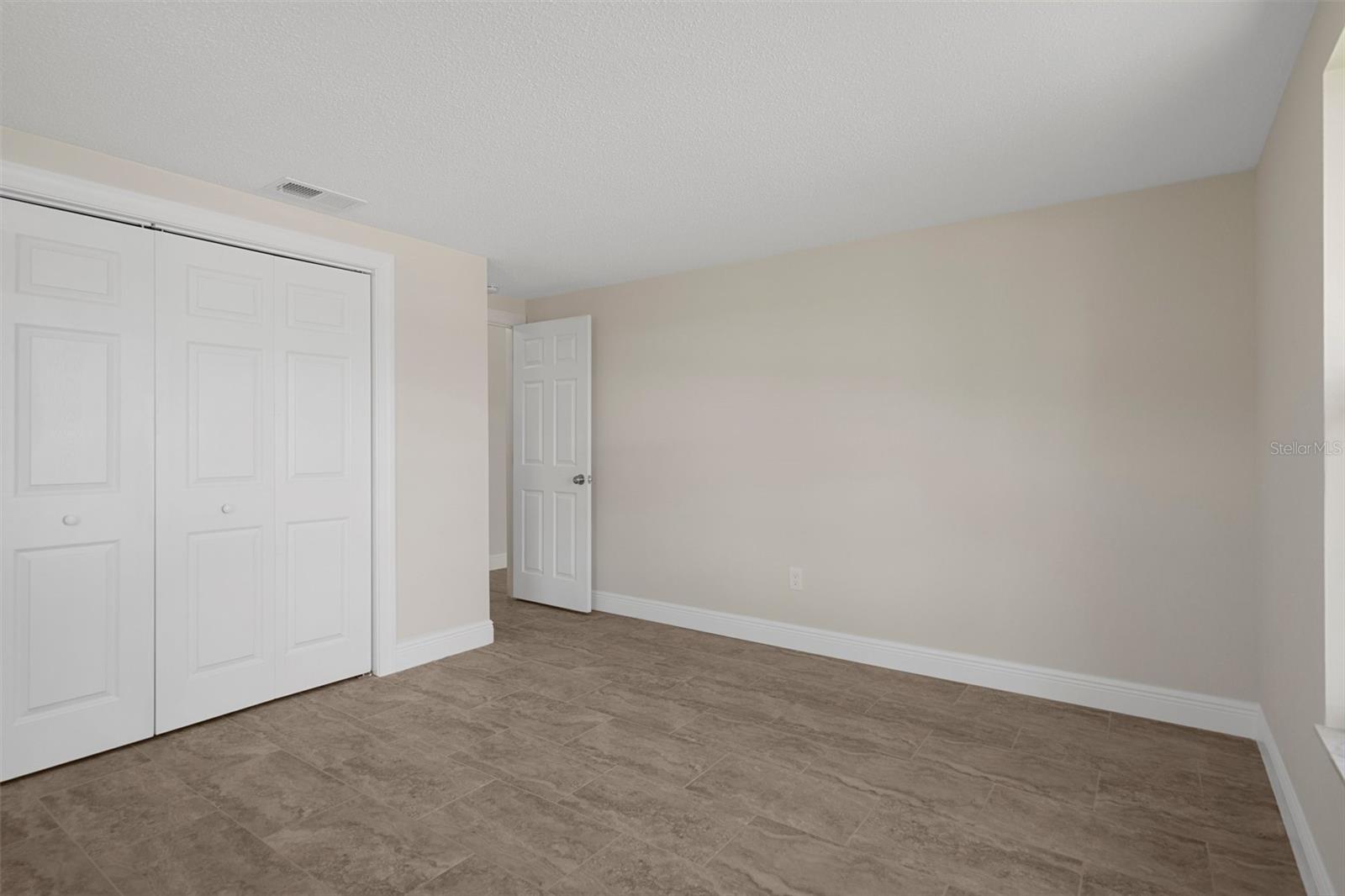 Listing photo id 28 for 4937 Dory Drive
