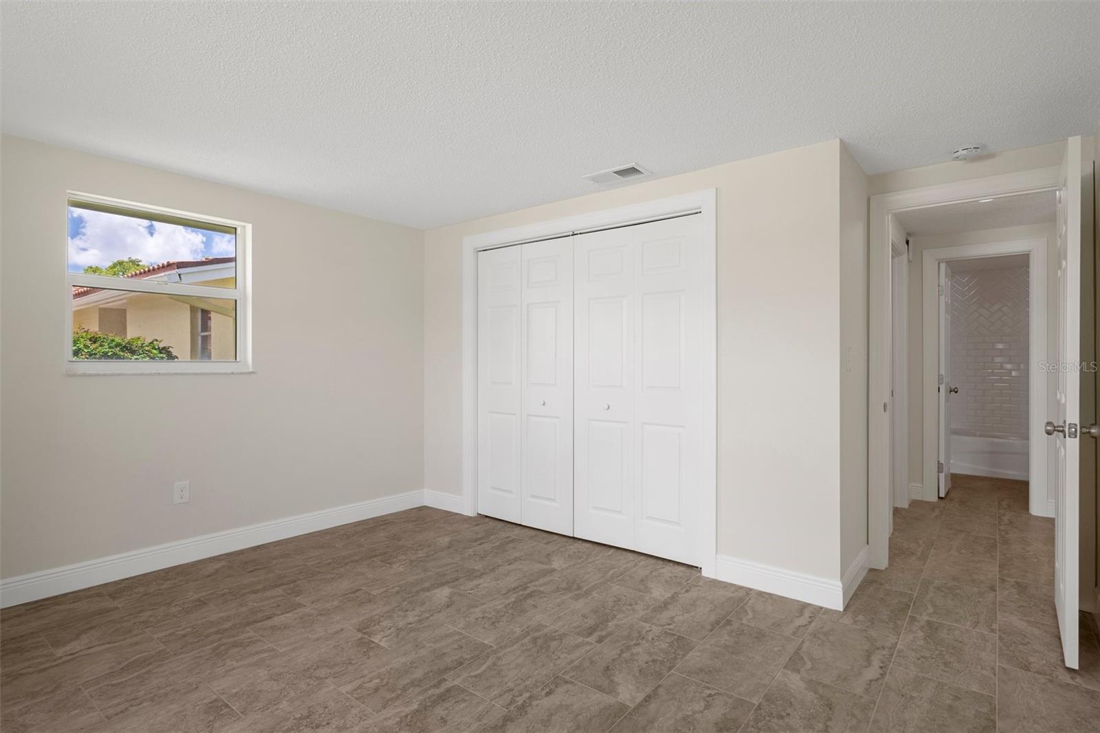 Listing photo id 29 for 4937 Dory Drive