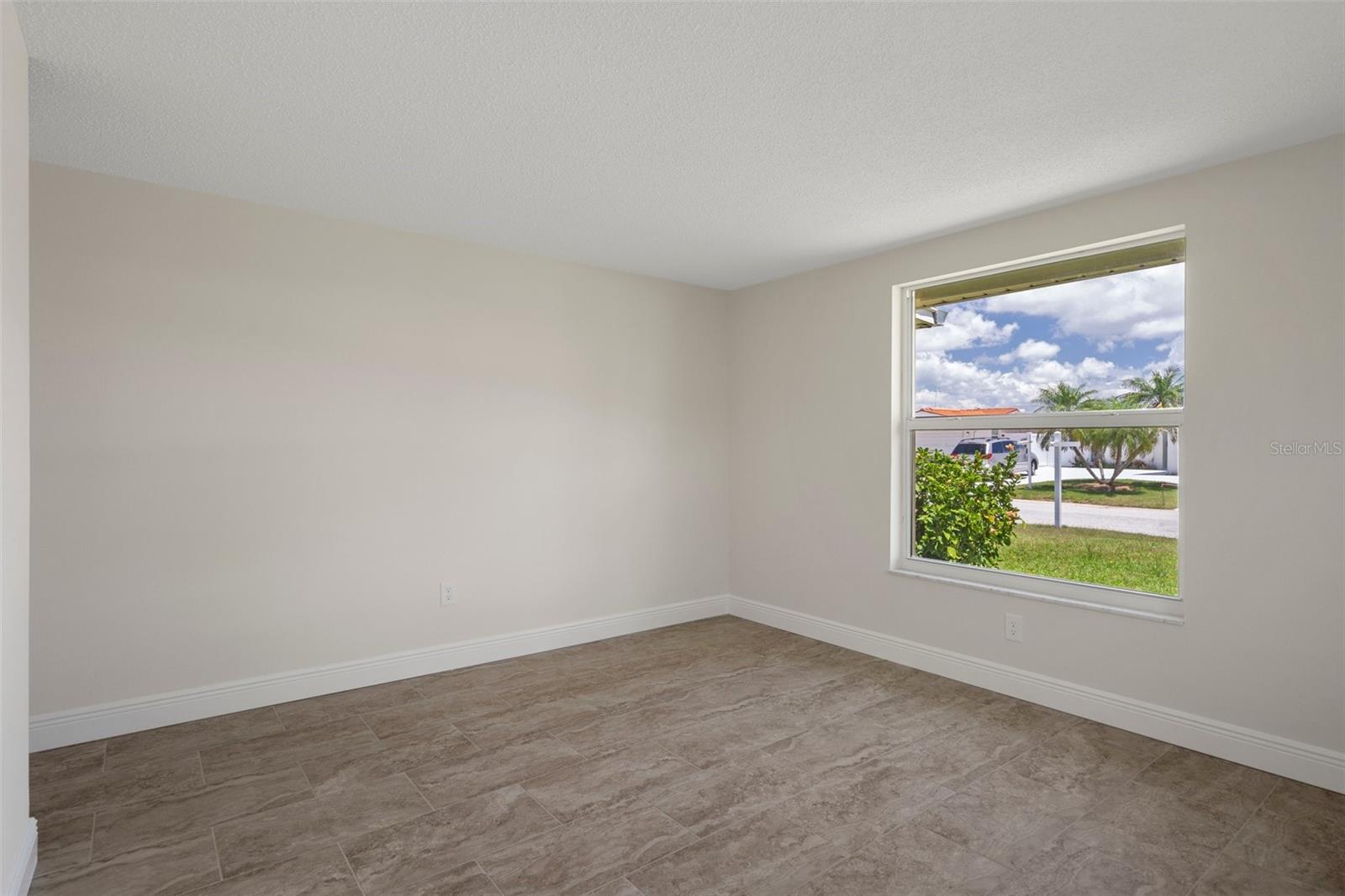 Listing photo id 30 for 4937 Dory Drive