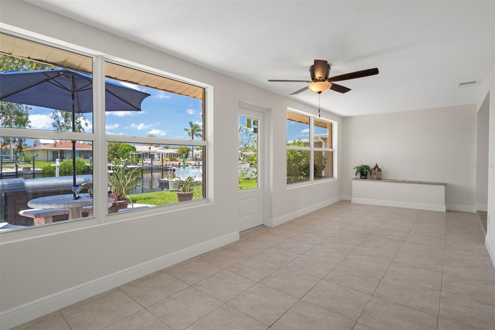 Listing photo id 32 for 4937 Dory Drive