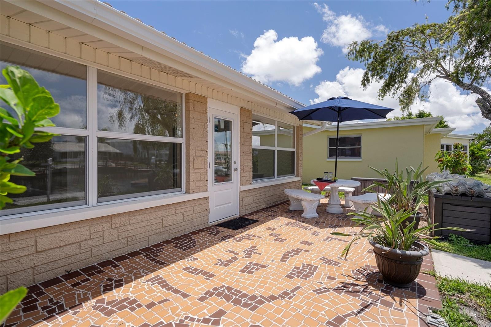 Listing photo id 35 for 4937 Dory Drive