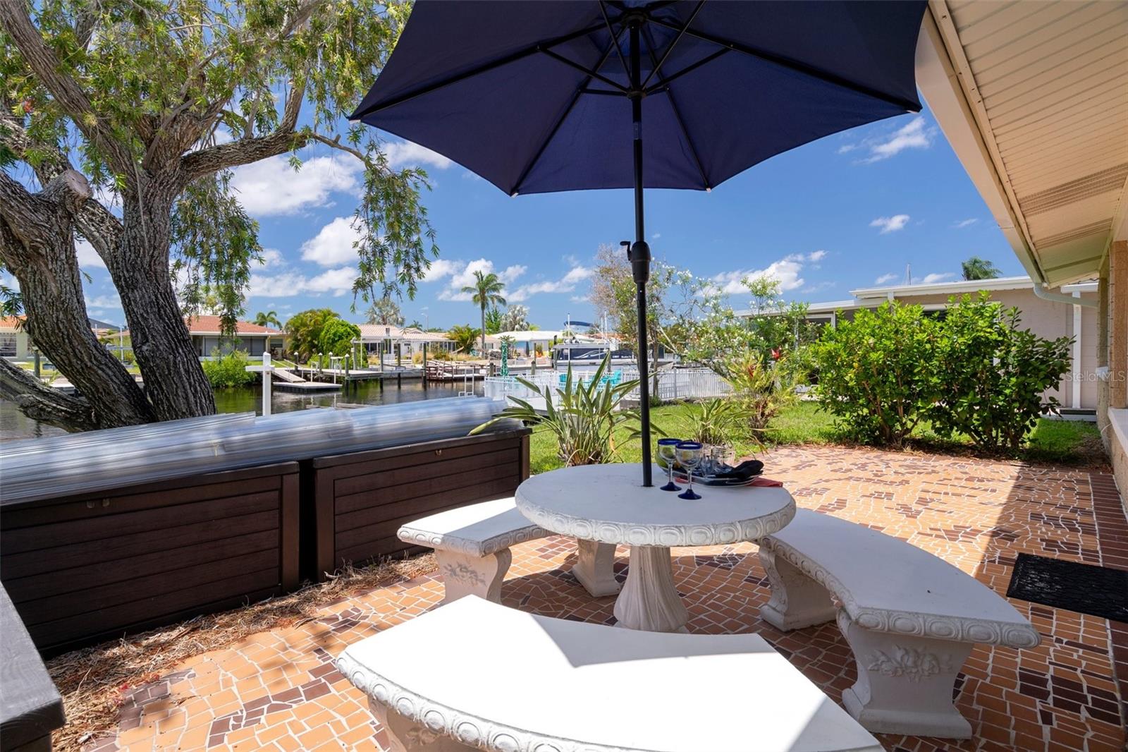 Listing photo id 36 for 4937 Dory Drive