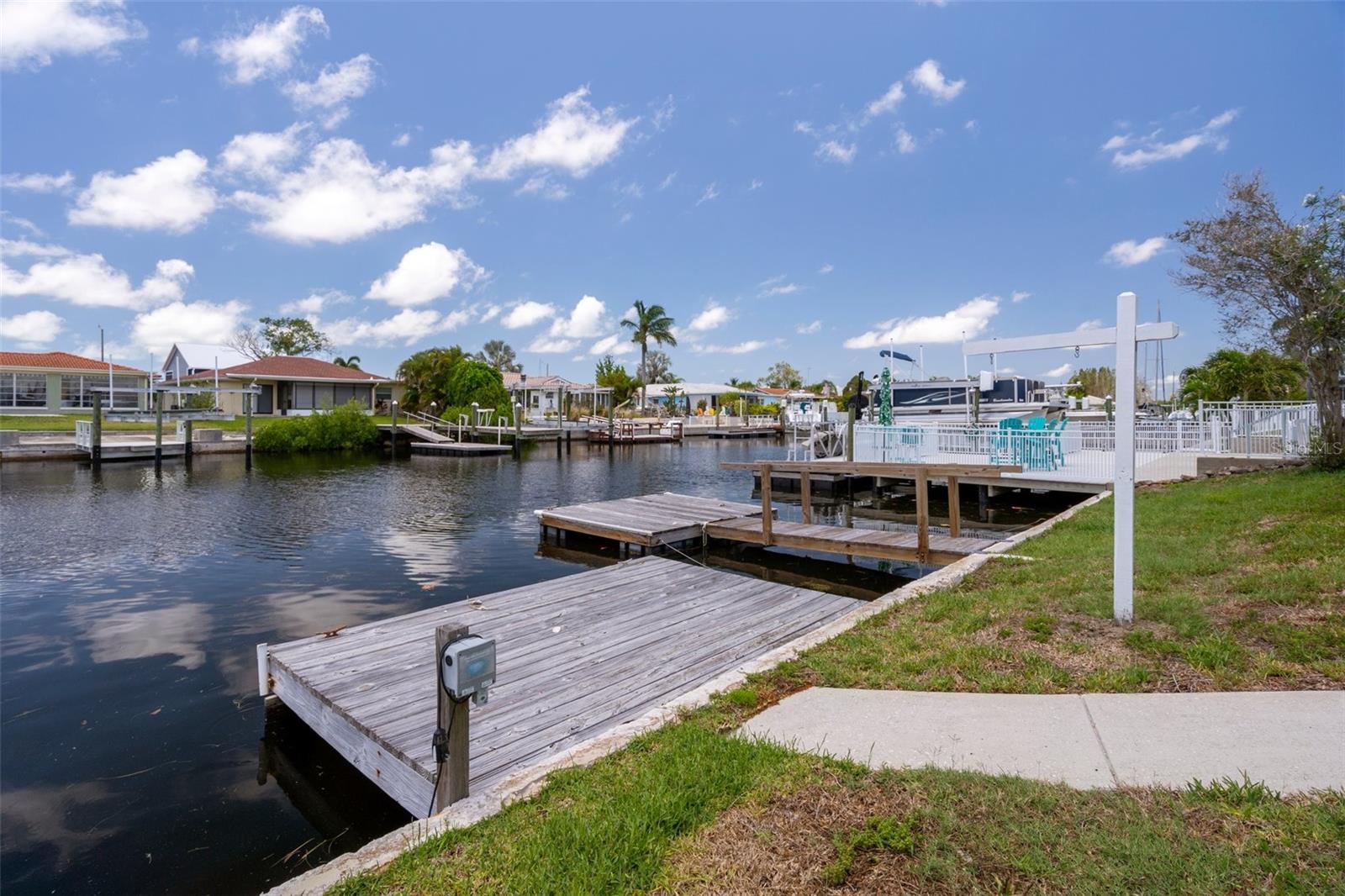 Listing photo id 39 for 4937 Dory Drive