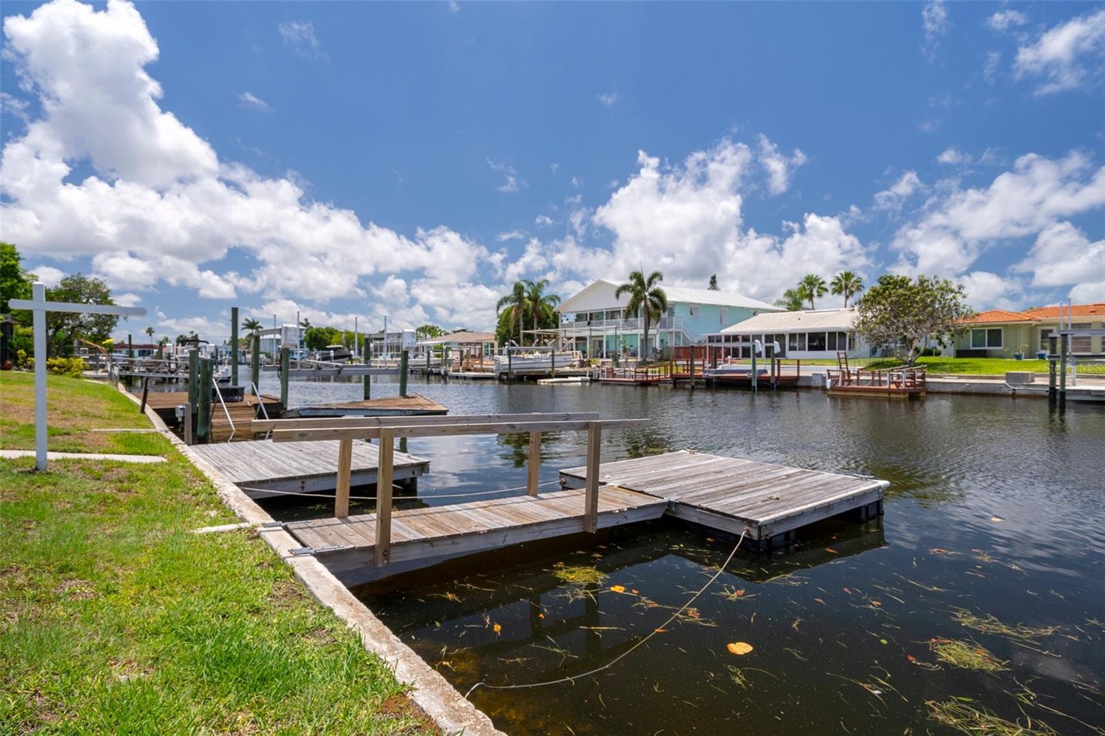 Listing photo id 42 for 4937 Dory Drive
