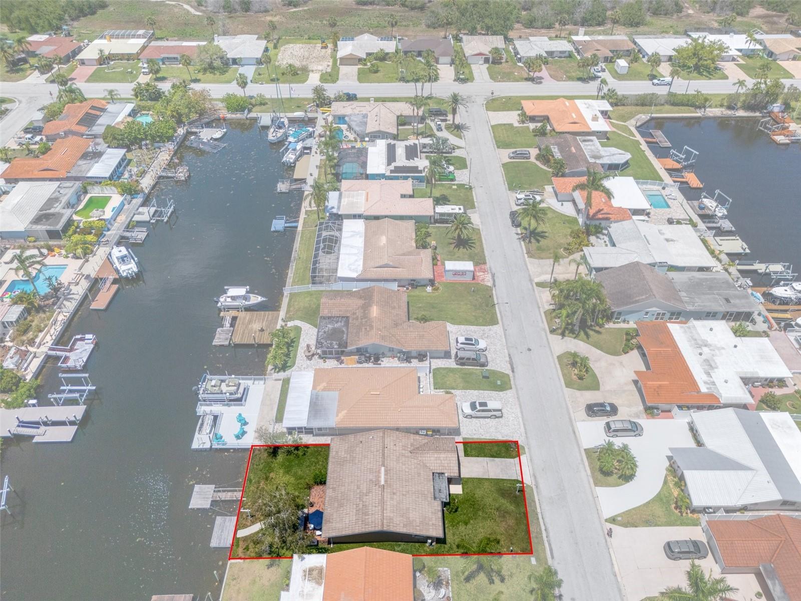 Listing photo id 43 for 4937 Dory Drive