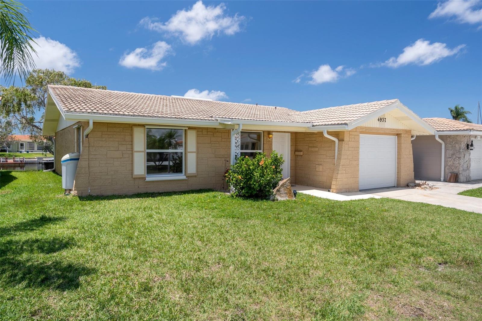 Listing photo id 46 for 4937 Dory Drive