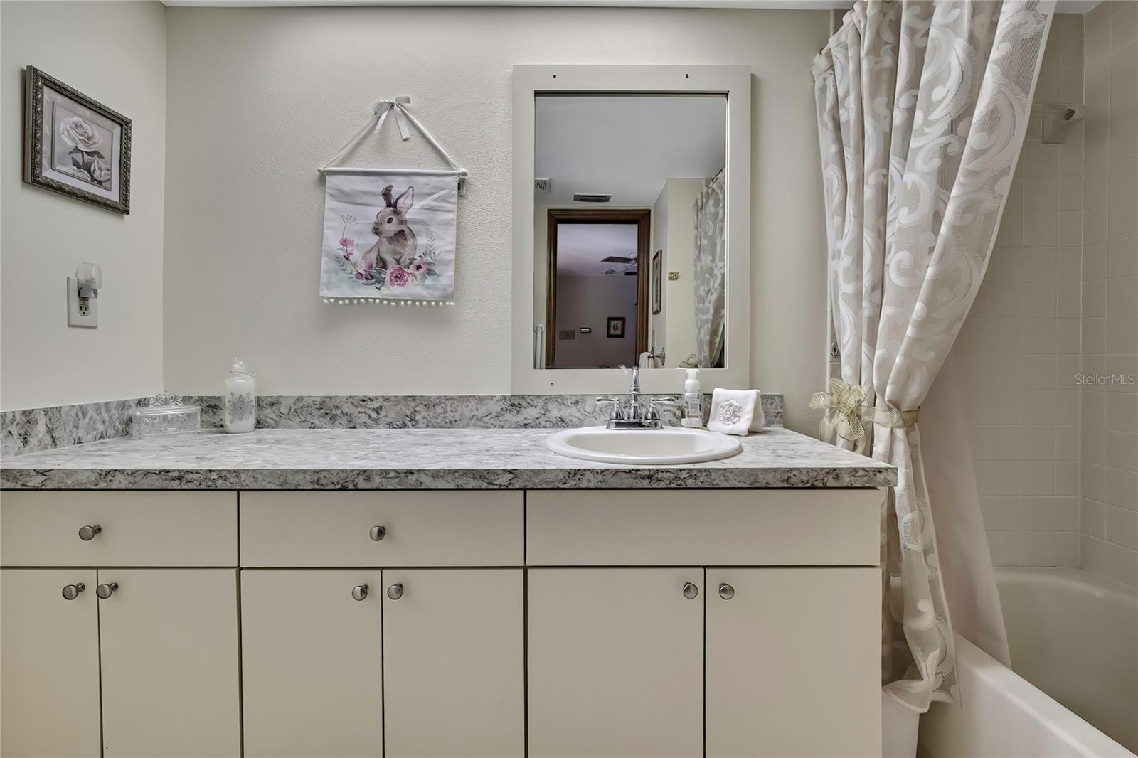 Image 14 of 58 For 12722 Oak Tree Drive