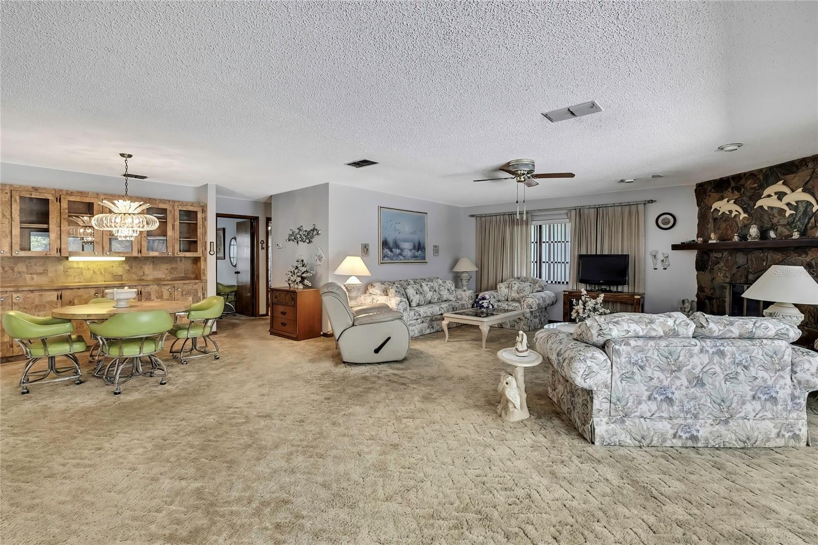 Image 20 of 58 For 12722 Oak Tree Drive