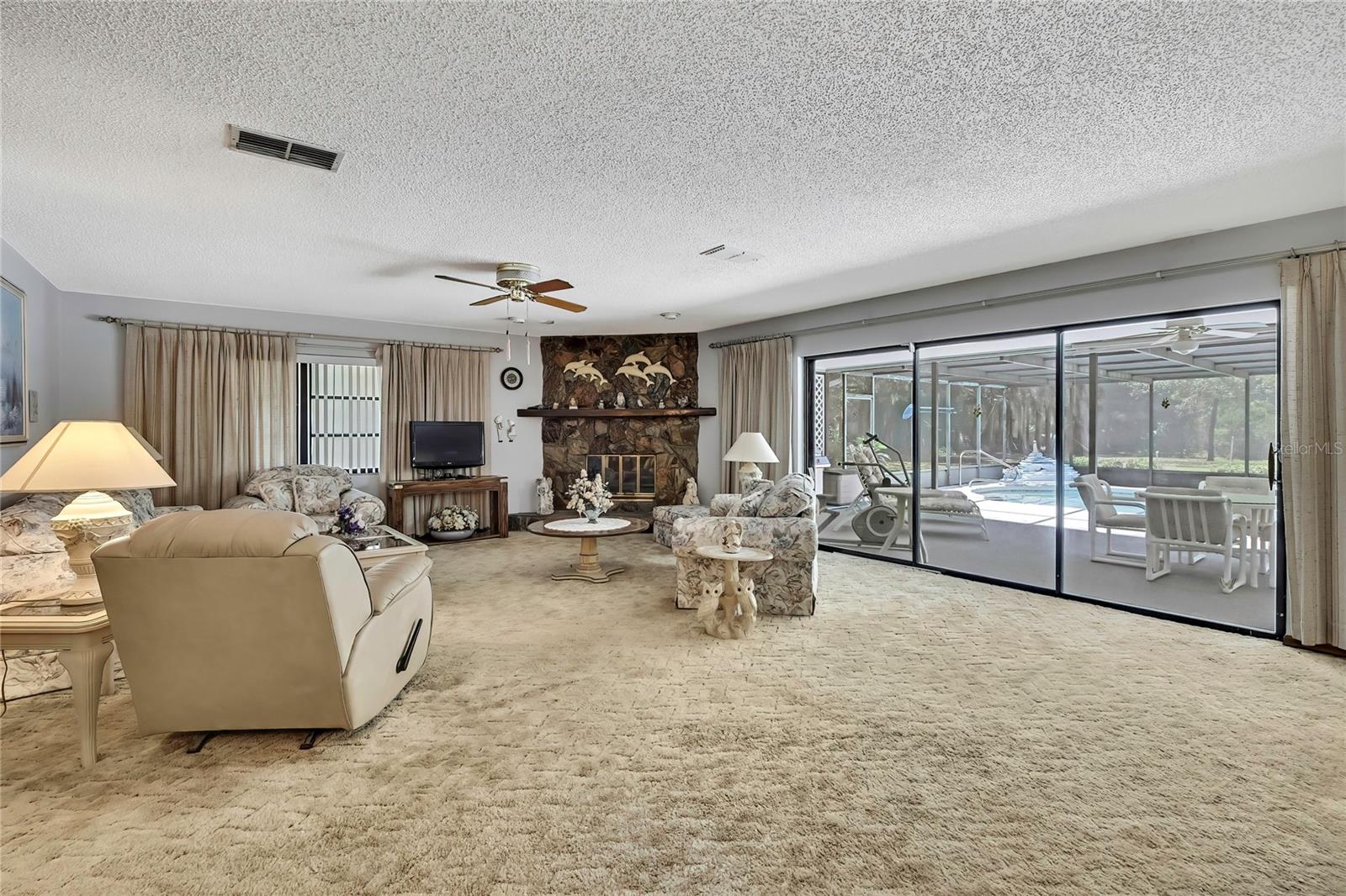 Image 21 of 58 For 12722 Oak Tree Drive