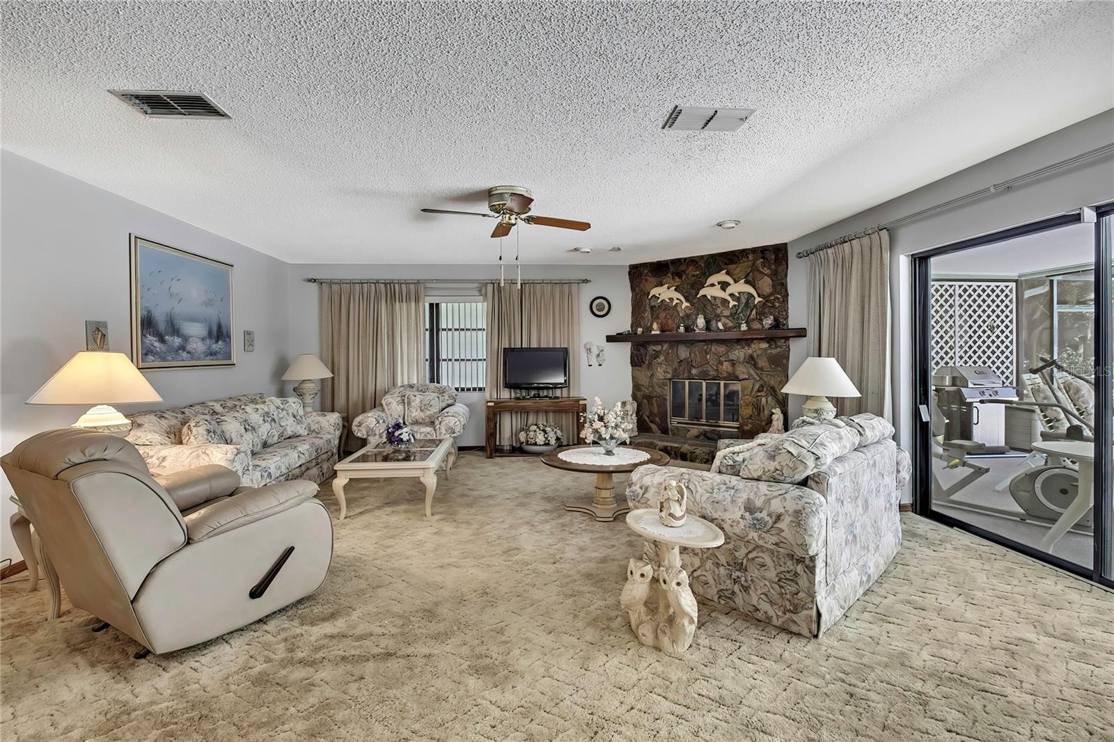 Image 22 of 58 For 12722 Oak Tree Drive