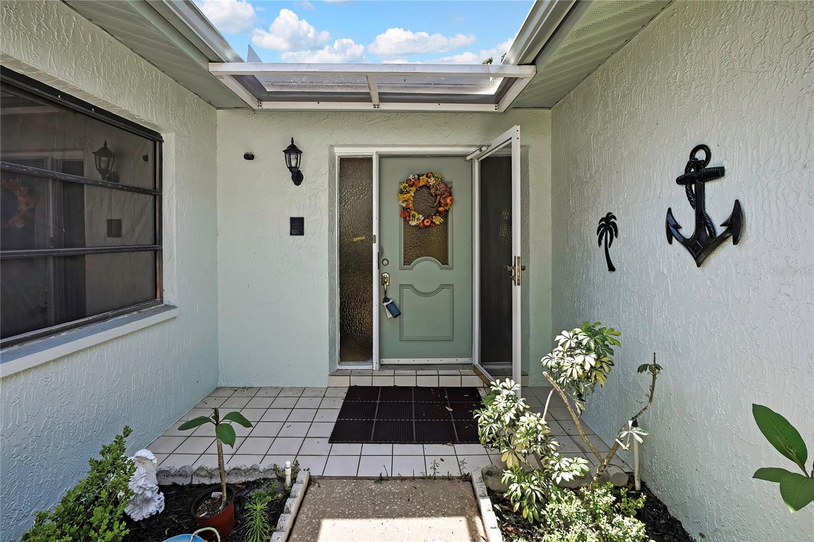 Image 4 of 58 For 12722 Oak Tree Drive