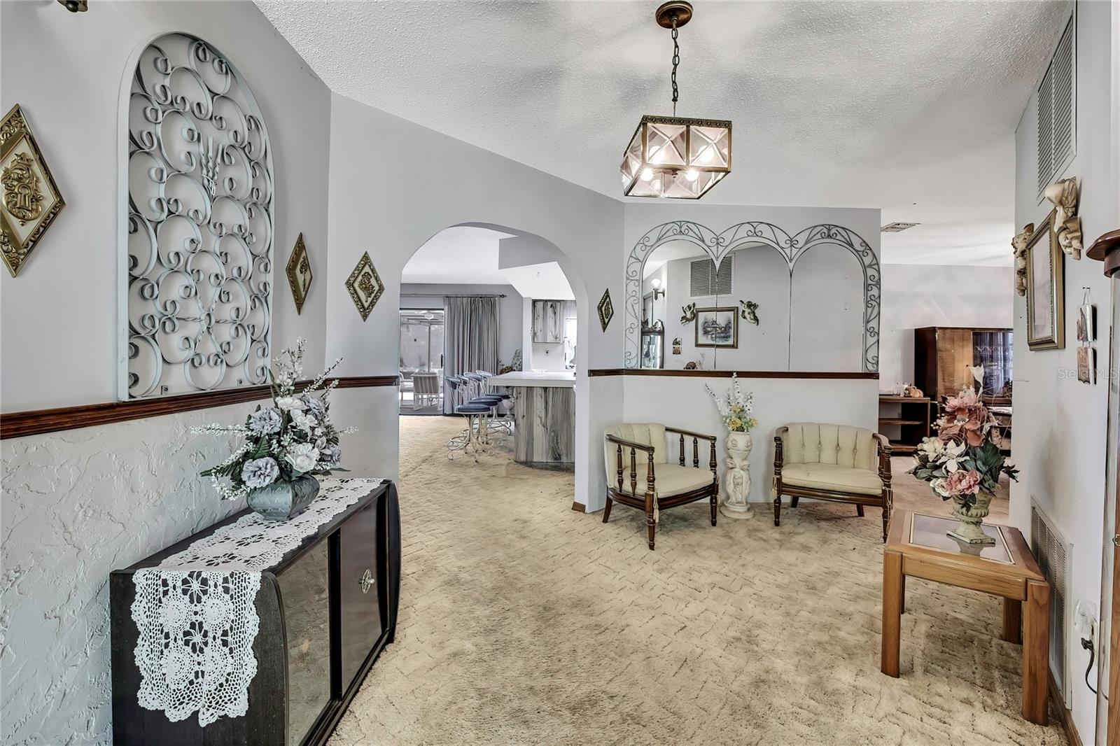 Image 6 of 58 For 12722 Oak Tree Drive