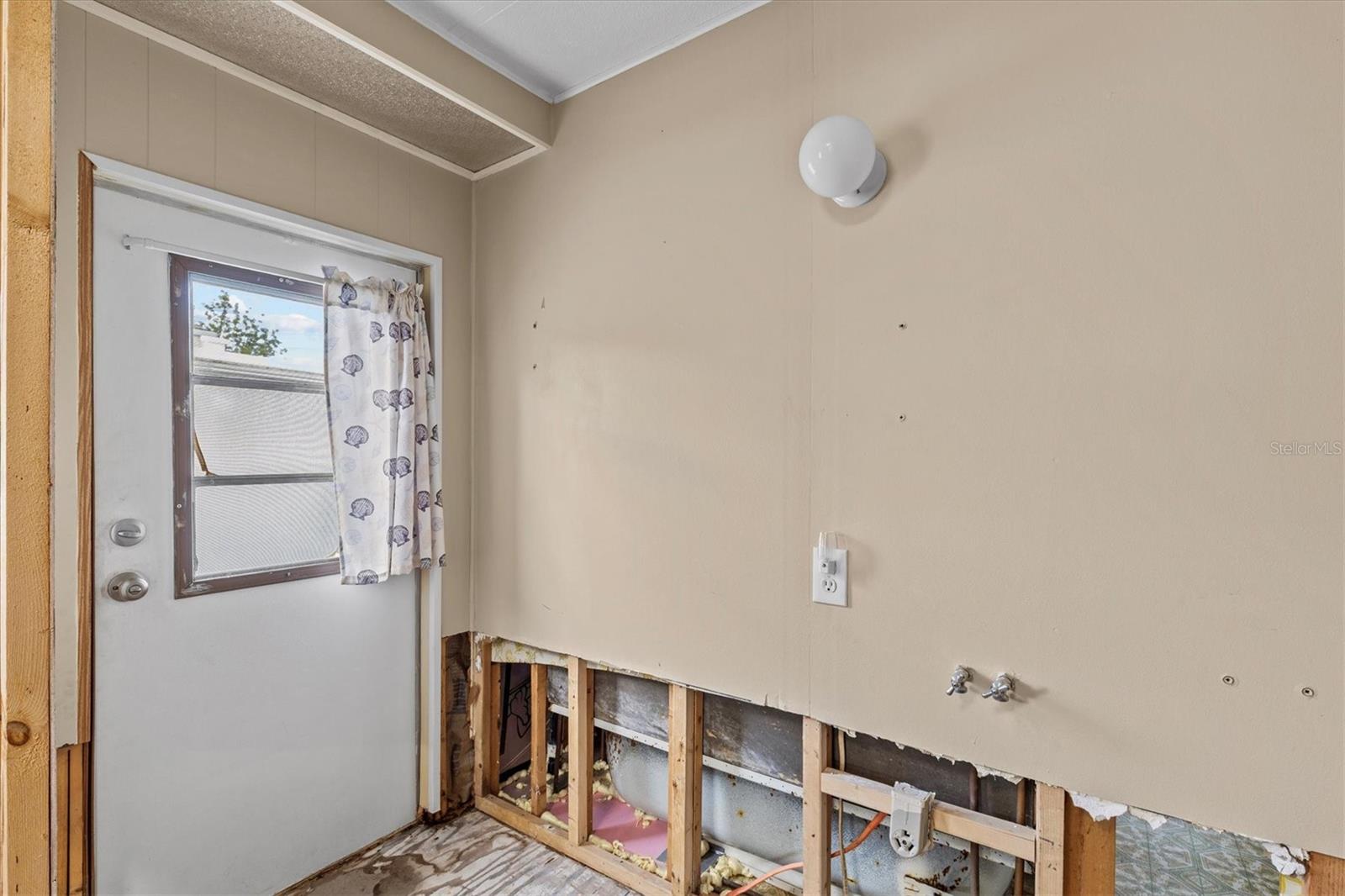 Image 13 of 53 For 13114 Beacon Court