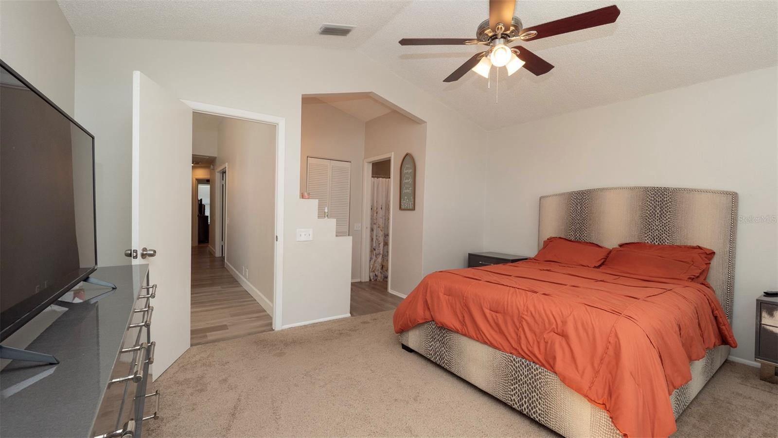Image 16 of 35 For 6309 Covewood Drive