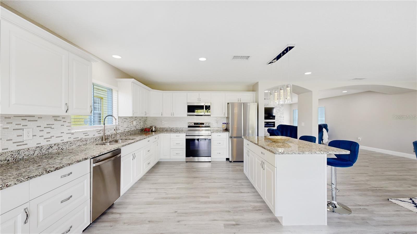 Listing photo id 1 for 6222 Cherry Blossom Trail