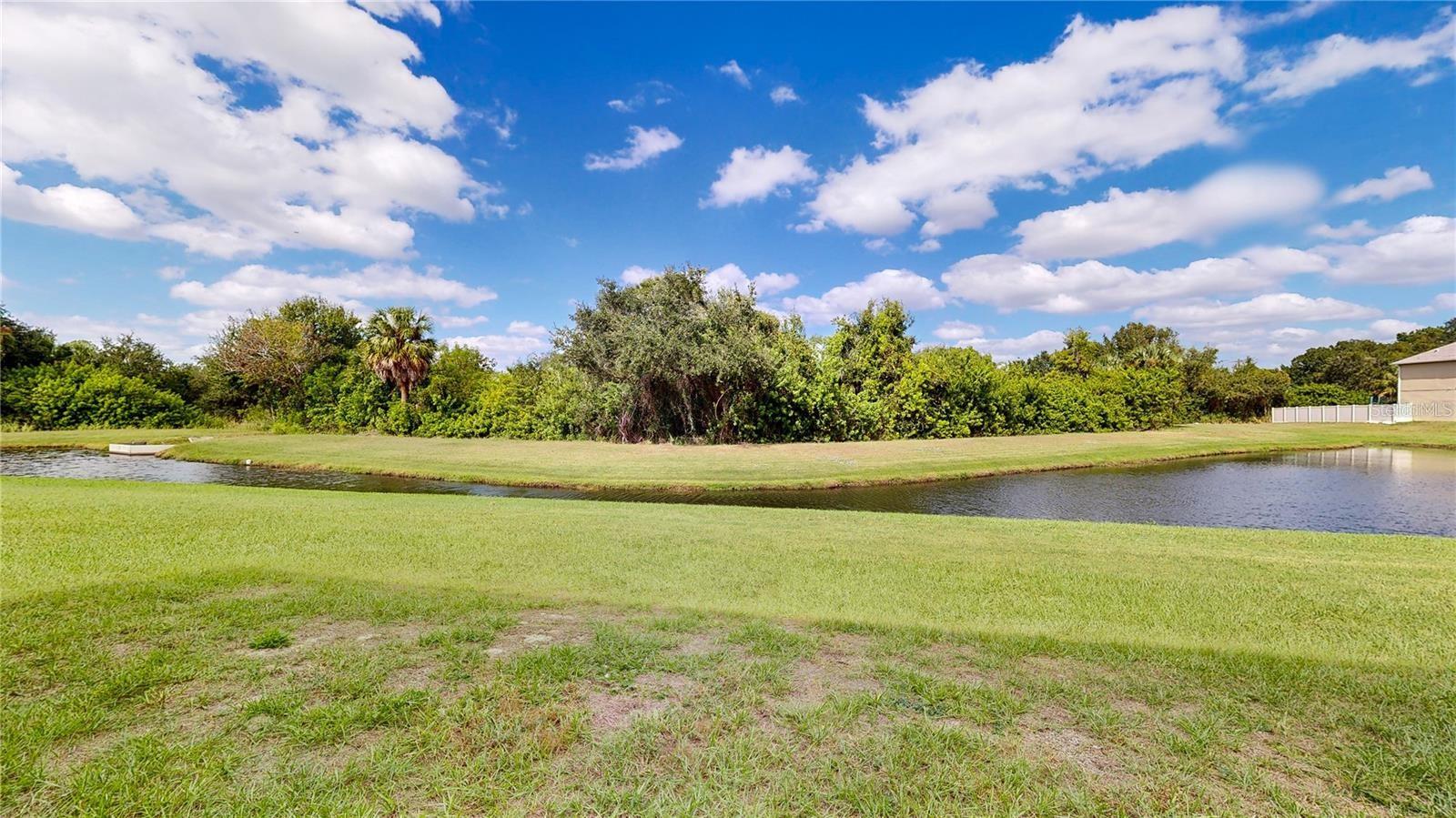 Listing photo id 4 for 6222 Cherry Blossom Trail