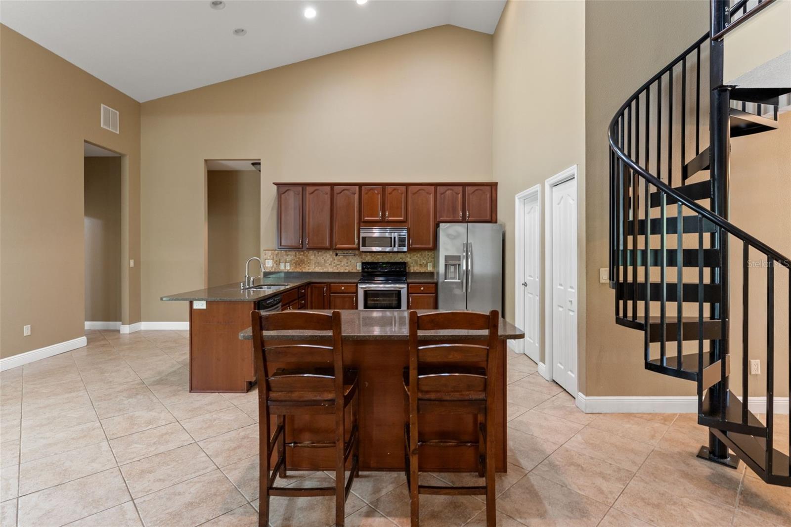 Image 10 of 43 For 5487 Valley View Drive