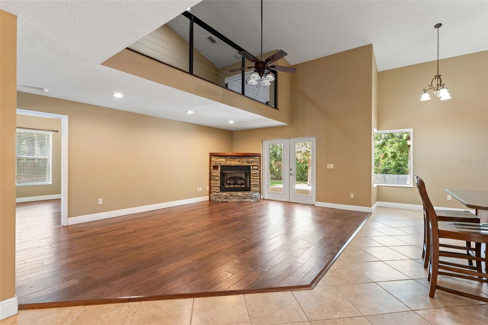 Image 12 of 43 For 5487 Valley View Drive