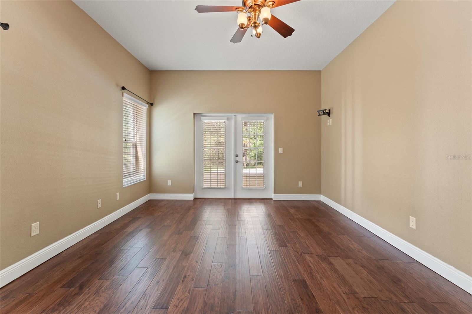 Image 14 of 43 For 5487 Valley View Drive