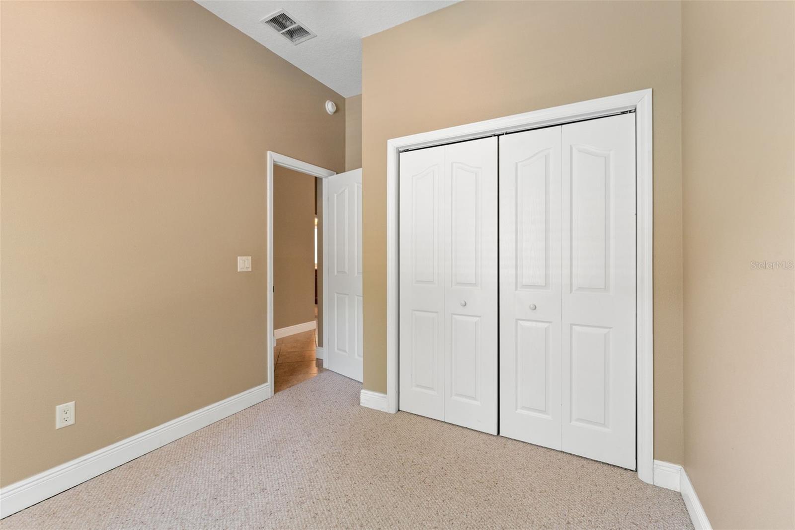 Image 18 of 43 For 5487 Valley View Drive