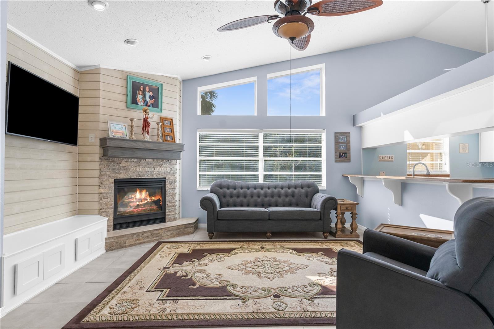 Listing photo id 10 for 18242 Autumn Lake Boulevard