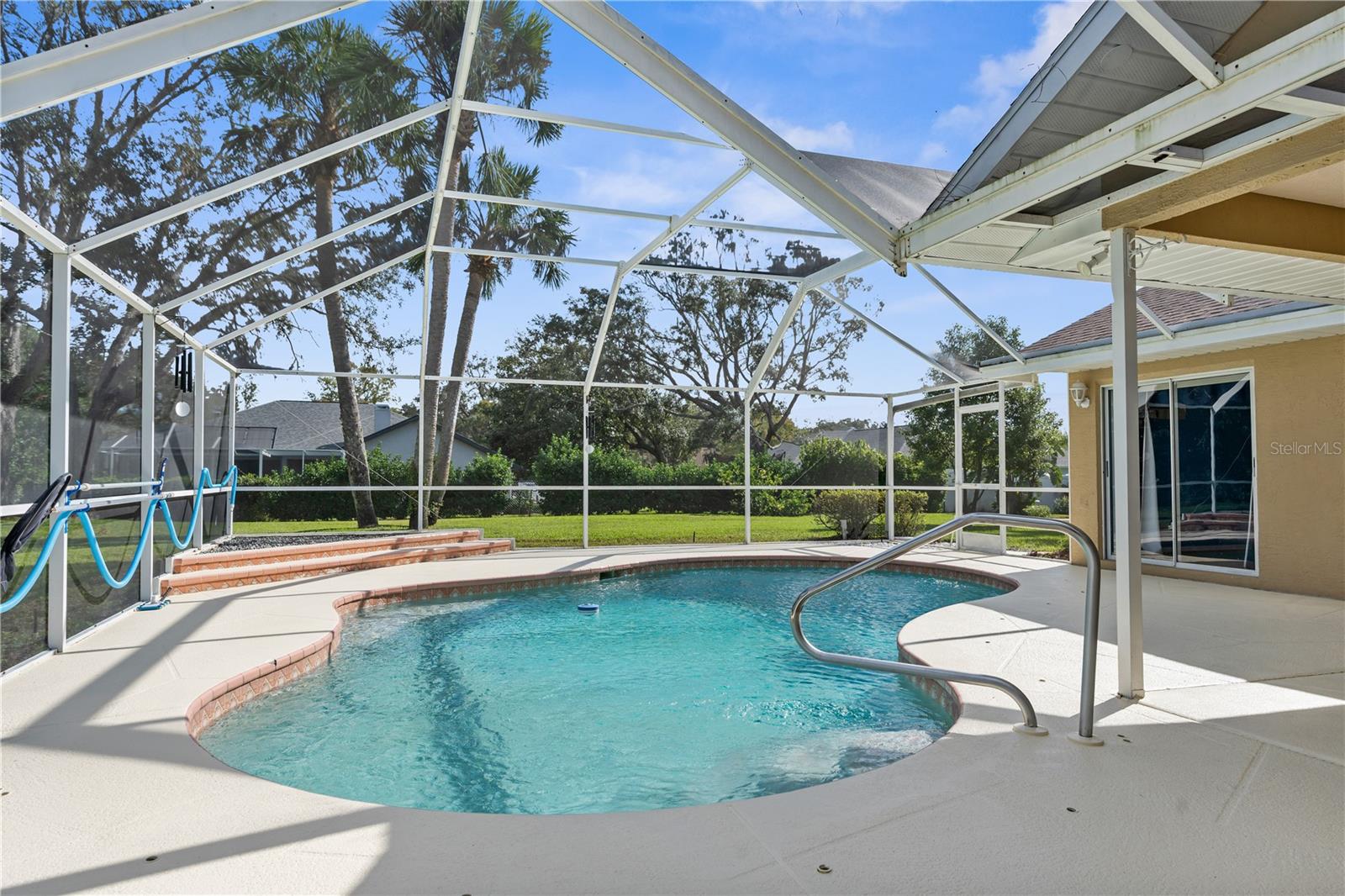 Listing photo id 23 for 18242 Autumn Lake Boulevard