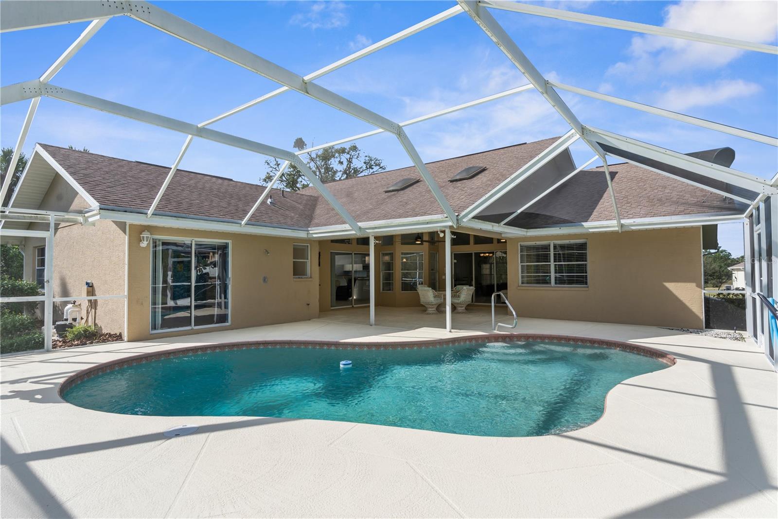 Listing photo id 26 for 18242 Autumn Lake Boulevard