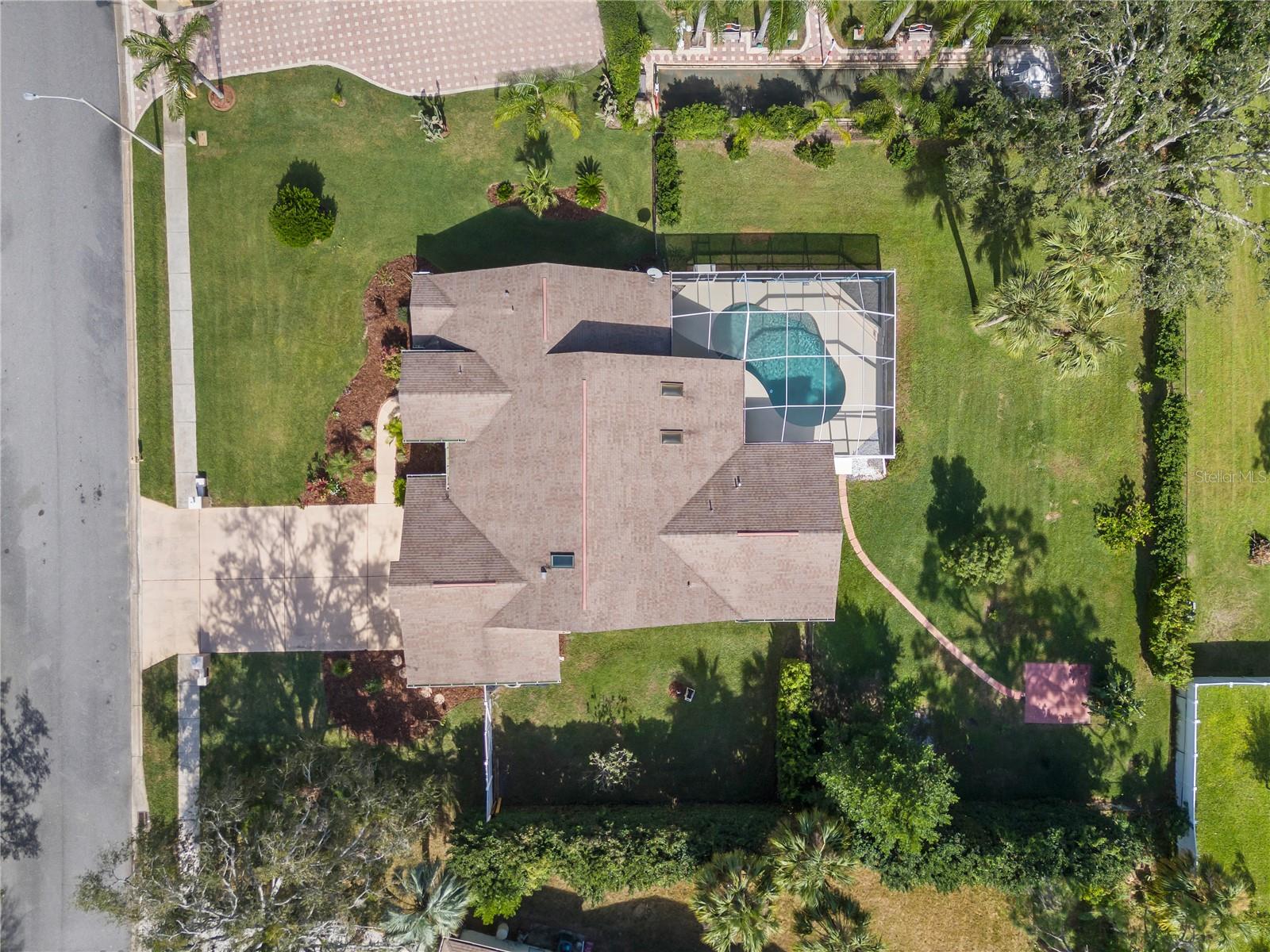 Listing photo id 35 for 18242 Autumn Lake Boulevard